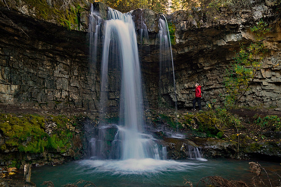 Kananaskis waterfall hiker 1