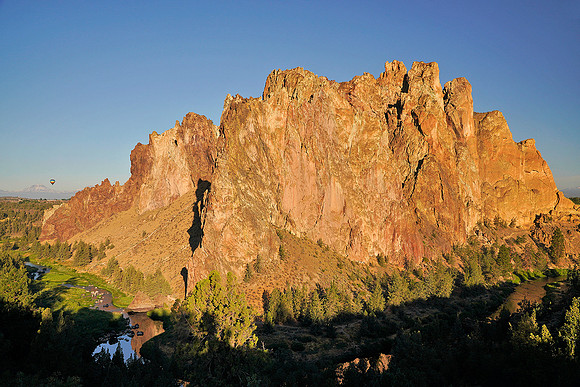 Smith Rock State Park 4 - hot air balloon