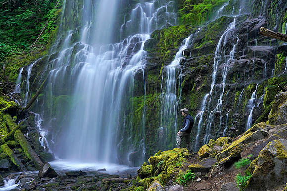 OR - Proxy Falls hiker